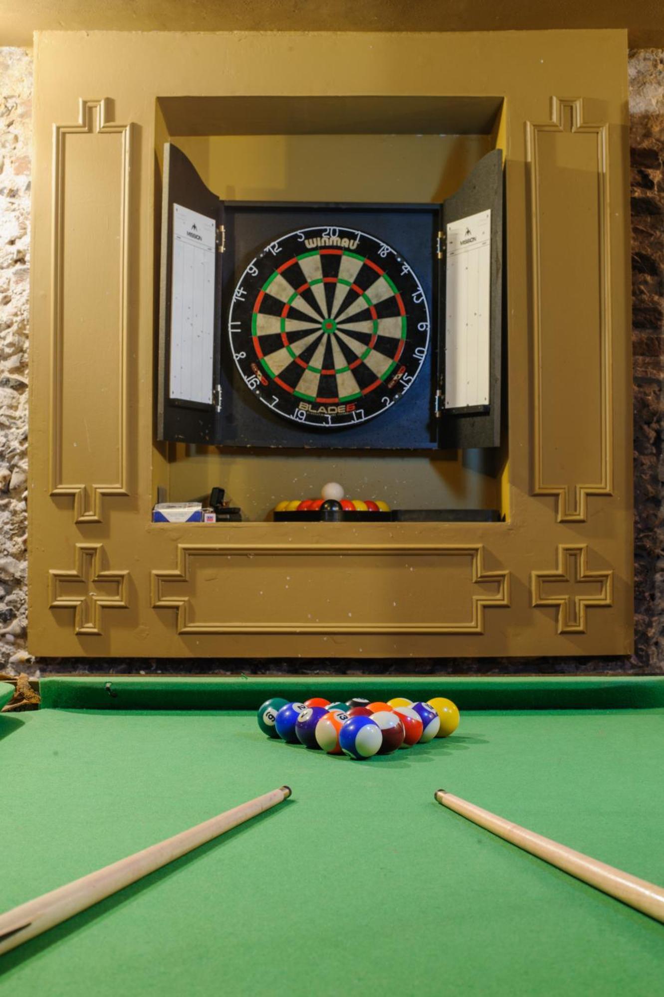 Huge Deluxe 600 Year Old Essex Manor, Hot Tub, Cinema Room, Sky Tv Saffron Walden Exteriör bild