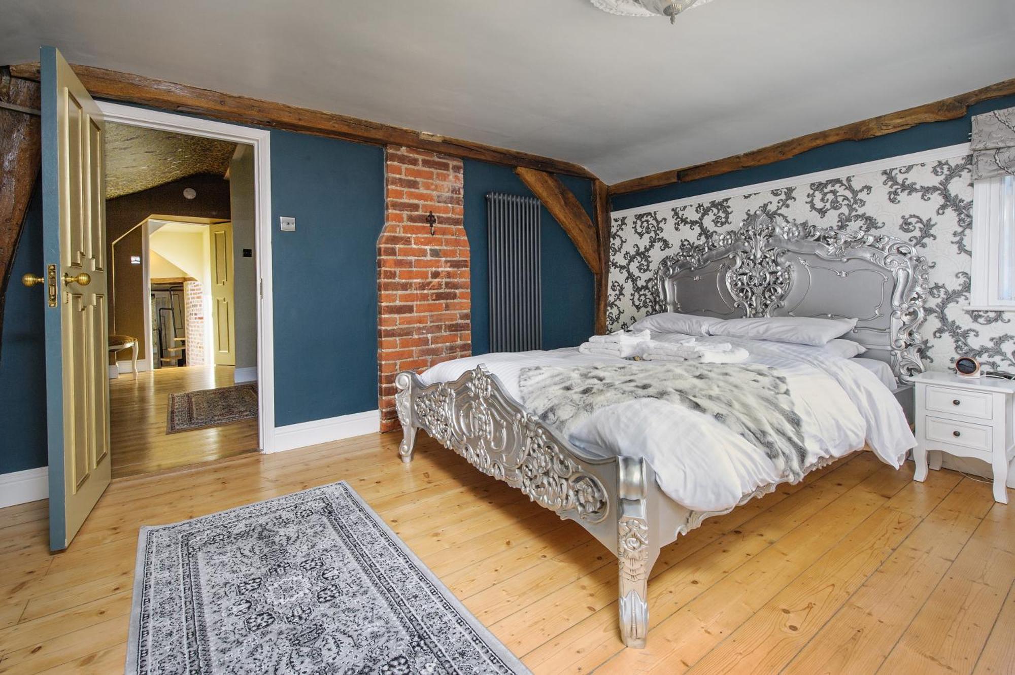 Huge Deluxe 600 Year Old Essex Manor, Hot Tub, Cinema Room, Sky Tv Saffron Walden Exteriör bild