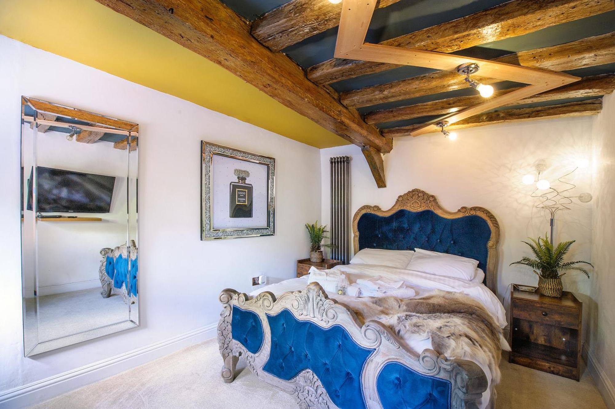 Huge Deluxe 600 Year Old Essex Manor, Hot Tub, Cinema Room, Sky Tv Saffron Walden Exteriör bild