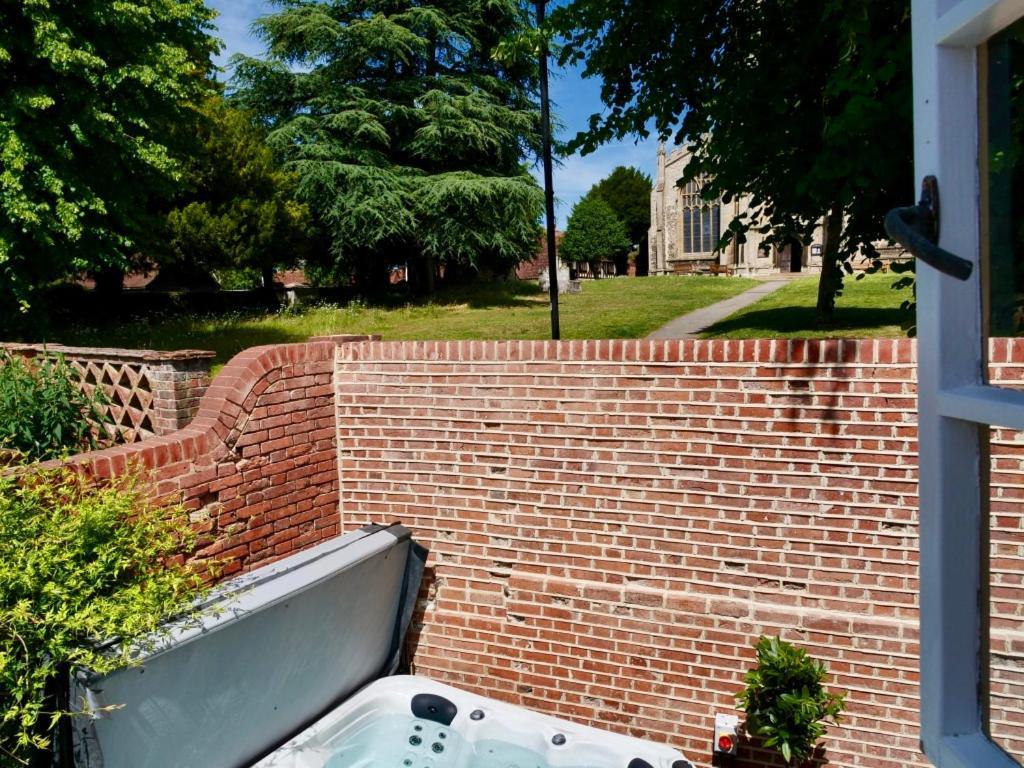 Huge Deluxe 600 Year Old Essex Manor, Hot Tub, Cinema Room, Sky Tv Saffron Walden Exteriör bild