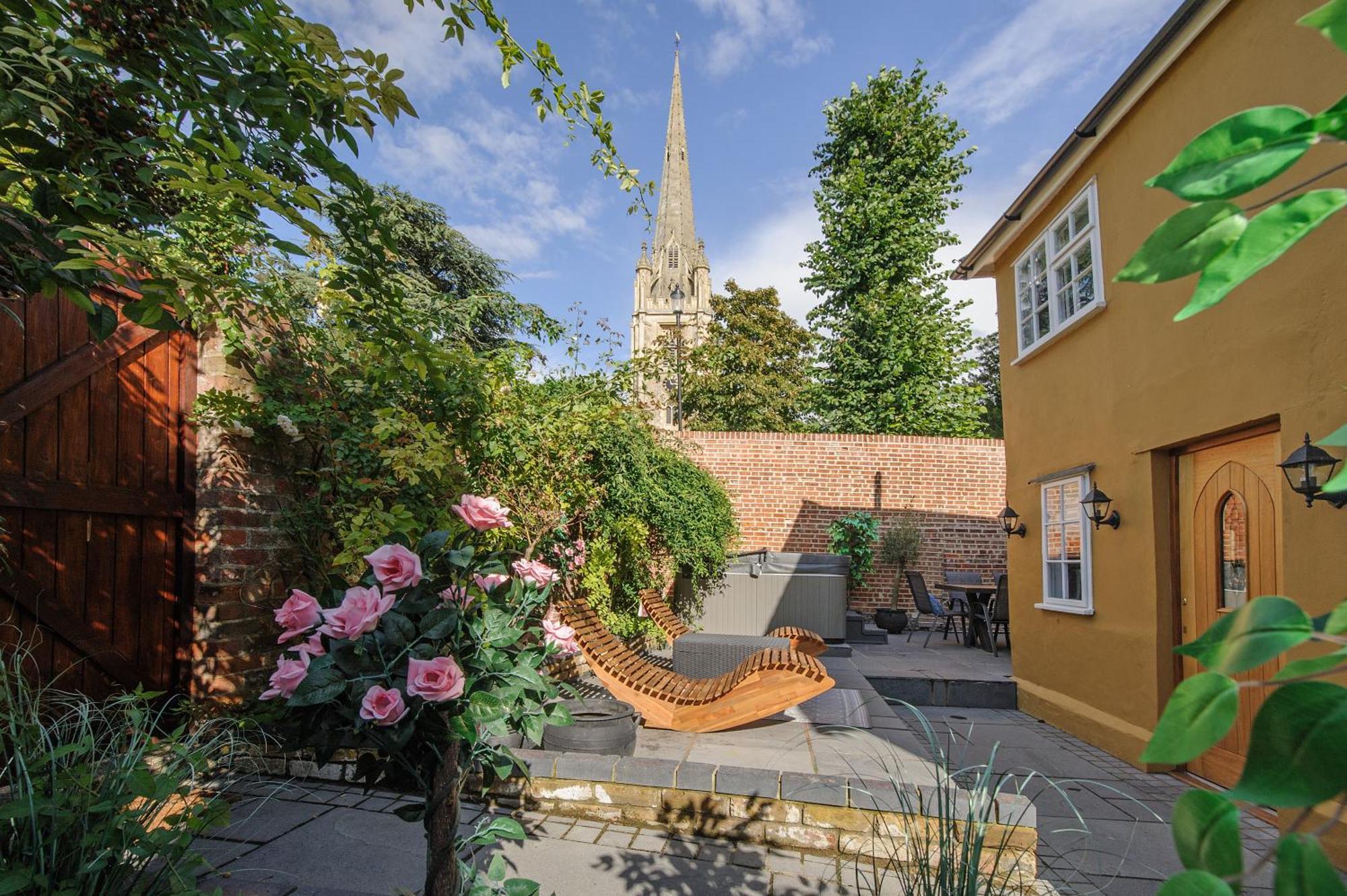 Huge Deluxe 600 Year Old Essex Manor, Hot Tub, Cinema Room, Sky Tv Saffron Walden Exteriör bild