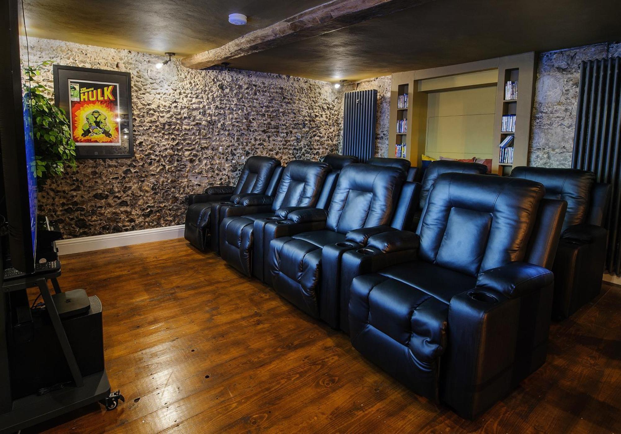 Huge Deluxe 600 Year Old Essex Manor, Hot Tub, Cinema Room, Sky Tv Saffron Walden Exteriör bild